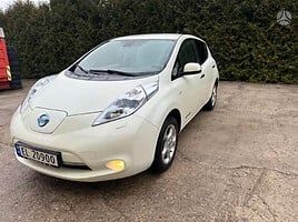 Nissan Leaf 2013 г Хэтчбек