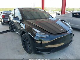 Tesla Model Y Hečbekas 2024