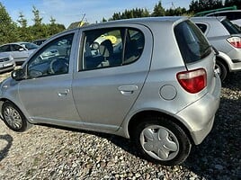 Toyota Yaris 2000 г Хэтчбек