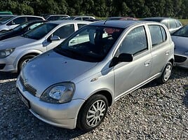 Toyota Yaris 2000 г Хэтчбек