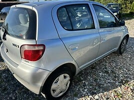 Toyota Yaris 2000 г Хэтчбек