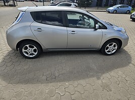 Nissan Leaf 2015 г Хэтчбек