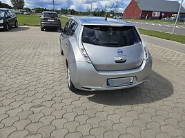 Nissan Leaf 2015 г Хэтчбек