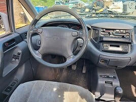 Toyota Previa 1999 y parts