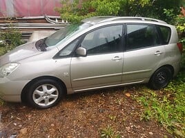 Toyota Corolla Verso 2004 m dalys