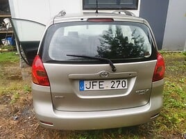 Toyota Corolla Verso 2004 m dalys