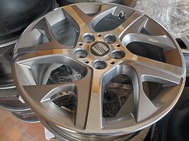 Seat light alloy R17 rims