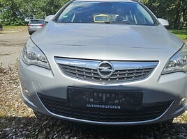 Opel Astra Universalas 2012