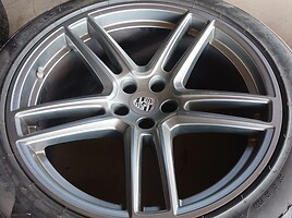 Porsche Macan light alloy R20 rims