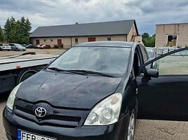 Toyota Corolla Verso Vienatūris 2005