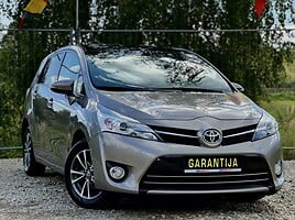 Toyota Verso 2015 г Минивэн