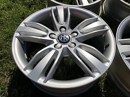 Volkswagen Siunciam, 6,5J ET33 light alloy R17 rims