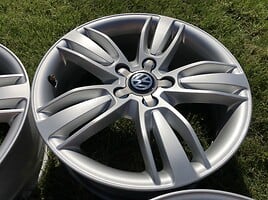 Volkswagen Siunciam, 6,5J ET33 light alloy R17 rims