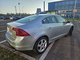 Volvo S60 2012 г Седан