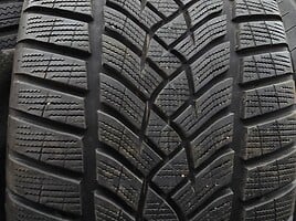 Goodyear Ultragrip performanc R21 