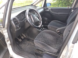 Opel Zafira 16V Comfort 2002 г