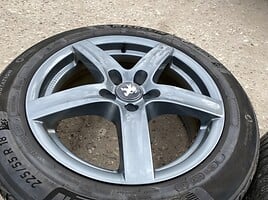 Peugeot Siunciam, 8J ET45 light alloy R18 rims