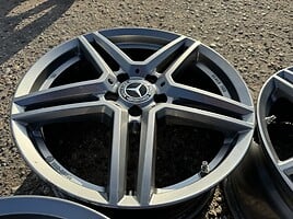 Mercedes-Benz Siunciam, 8J ET48 light alloy R18 rims