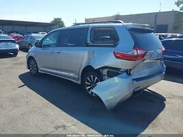 Toyota Sienna 2019 y Minibus