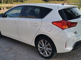 Toyota Auris 2013 y Hatchback