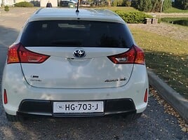 Toyota Auris 2013 y Hatchback