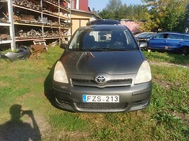 Toyota Corolla Verso II Vienatūris 2004