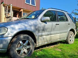 Mercedes-Benz ML 400 2003 г Внедорожник / Кроссовер