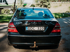 Mercedes-Benz E 320 2003 y Sedan