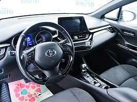 Toyota C-HR 2018 г Внедорожник / Кроссовер