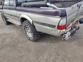 Mitsubishi L200 2005 y parts