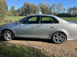 Volkswagen Jetta V 2005 y