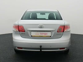 Toyota Avensis 2011 y Sedan