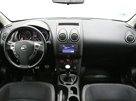 Nissan Qashqai 2014 г Внедорожник / Кроссовер