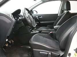 Nissan Qashqai 2014 г Внедорожник / Кроссовер