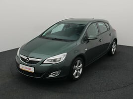 Opel Astra Hečbekas 2011