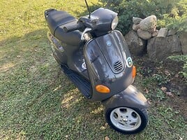 Piaggio Vespa 2003 y Scooter / moped