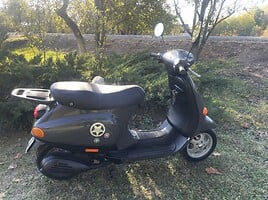 Piaggio Vespa 2003 y Scooter / moped