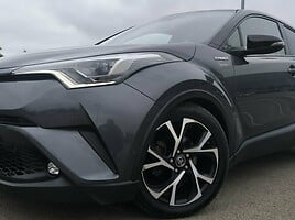 Toyota C-HR 2017 г Внедорожник / Кроссовер