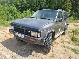 Nissan Terrano 1989 m Visureigis / Krosoveris