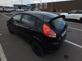 Ford Fiesta 2015 г Хэтчбек