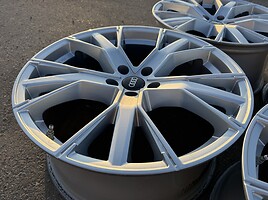 Audi Siunciam, 9J ET20 light alloy R20 rims