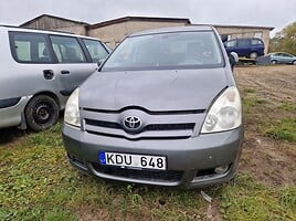 Toyota Corolla Verso 2007 г запчясти