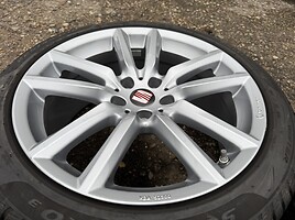 Seat Siunciam, 8j ET30 light alloy R18 rims