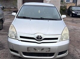 Toyota Corolla Verso Vienatūris 2005