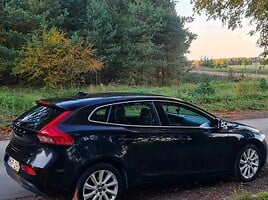 Volvo V40 2013 г Хэтчбек