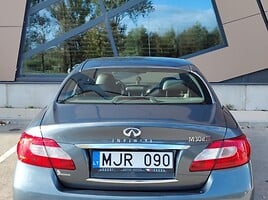 Infiniti M 2010 г Седан