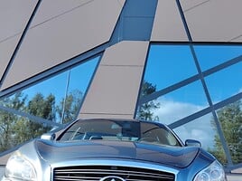 Infiniti M 2010 г Седан