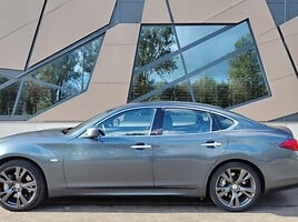 Infiniti M 2010 г Седан