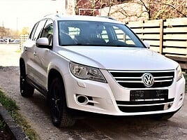 Volkswagen Tiguan 2008 г Внедорожник / Кроссовер