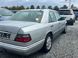 Mercedes-Benz E 320 1995 y Sedan